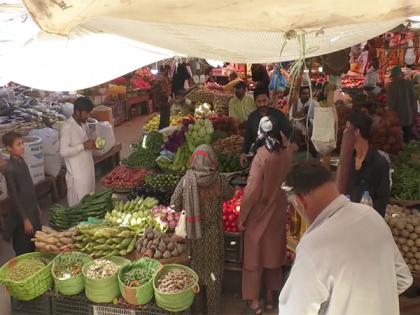 Karachi faces price hike during Ramadan, residents struggle to afford essentials | Karachi faces price hike during Ramadan, residents struggle to afford essentials Karachi faces price hike during Ramadan, residents struggle to afford essentials | Karachi faces price hike during Ramadan, residents struggle to afford essentials