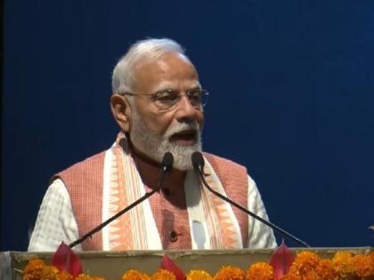 PM Modi spreads Holi cheer in Mauritius, says "will take colours with me to India" | PM Modi spreads Holi cheer in Mauritius, says "will take colours with me to India" PM Modi spreads Holi cheer in Mauritius, says "will take colours with me to India" | PM Modi spreads Holi cheer in Mauritius, says "will take colours with me to India"
