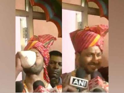 Vidyut Jammwal blows conch shell, celebrates Holi at Shri Dwarkadhish Temple in Mathura | Vidyut Jammwal blows conch shell, celebrates Holi at Shri Dwarkadhish Temple in Mathura Vidyut Jammwal blows conch shell, celebrates Holi at Shri Dwarkadhish Temple in Mathura | Vidyut Jammwal blows conch shell, celebrates Holi at Shri Dwarkadhish Temple in Mathura