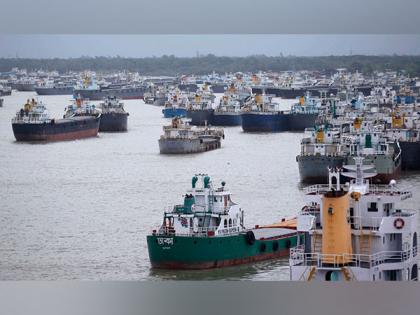 26,250 tonnes of rice from Pakistan arrives at Bangladesh port | 26,250 tonnes of rice from Pakistan arrives at Bangladesh port 26,250 tonnes of rice from Pakistan arrives at Bangladesh port | 26,250 tonnes of rice from Pakistan arrives at Bangladesh port
