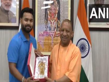 Uttar Pradesh CM Yogi Adityanath interacts and greets Lucknow Super Giants team ahead of IPL 2025 | Uttar Pradesh CM Yogi Adityanath interacts and greets Lucknow Super Giants team ahead of IPL 2025