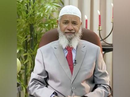 Pakistan: Fugitive Zakir Naik meets Nawaz Sharif, Punjab CM Maryam Nawaz | Pakistan: Fugitive Zakir Naik meets Nawaz Sharif, Punjab CM Maryam Nawaz Pakistan: Fugitive Zakir Naik meets Nawaz Sharif, Punjab CM Maryam Nawaz | Pakistan: Fugitive Zakir Naik meets Nawaz Sharif, Punjab CM Maryam Nawaz