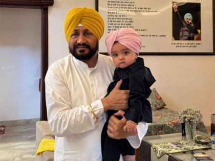 Sidhu Moosewala's younger brother turns's one, former Punjab CM Charanjit Singh attends birthday celebration | Sidhu Moosewala's younger brother turns's one, former Punjab CM Charanjit Singh attends birthday celebration Sidhu Moosewala's younger brother turns's one, former Punjab CM Charanjit Singh attends birthday celebration | Sidhu Moosewala's younger brother turns's one, former Punjab CM Charanjit Singh attends birthday celebration