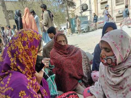 Pakistan: Several women injured after police use batons to disperse families outside Quetta Hospital | Pakistan: Several women injured after police use batons to disperse families outside Quetta Hospital Pakistan: Several women injured after police use batons to disperse families outside Quetta Hospital | Pakistan: Several women injured after police use batons to disperse families outside Quetta Hospital