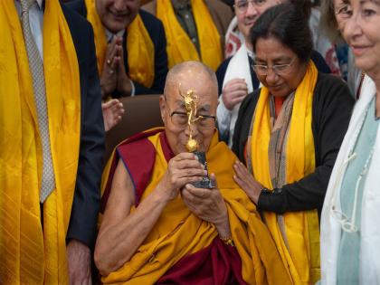 Dalai Lama presented with Gold Mercury Award for peace | Dalai Lama presented with Gold Mercury Award for peace Dalai Lama presented with Gold Mercury Award for peace | Dalai Lama presented with Gold Mercury Award for peace