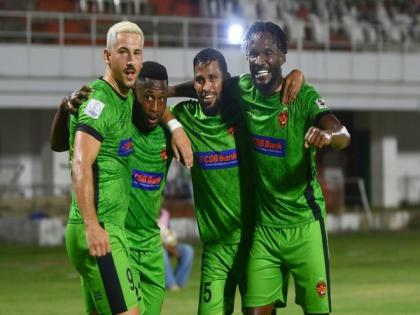 Gokulam Kerala remain in I-League 2024-25 title hunt with win over Sreenidi Deccan | Gokulam Kerala remain in I-League 2024-25 title hunt with win over Sreenidi Deccan Gokulam Kerala remain in I-League 2024-25 title hunt with win over Sreenidi Deccan | Gokulam Kerala remain in I-League 2024-25 title hunt with win over Sreenidi Deccan