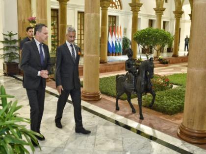 EAM Jaishankar meets Netherlands FM Caspar Veldkamp, discusses new possibilities in semiconductors | EAM Jaishankar meets Netherlands FM Caspar Veldkamp, discusses new possibilities in semiconductors EAM Jaishankar meets Netherlands FM Caspar Veldkamp, discusses new possibilities in semiconductors | EAM Jaishankar meets Netherlands FM Caspar Veldkamp, discusses new possibilities in semiconductors