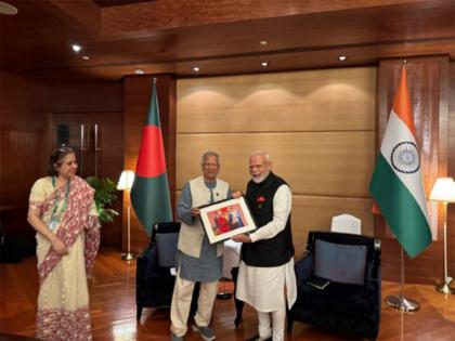 Bangladesh Adviser Muhammad Yunus gifts PM Modi throwback photograph of both of them | Bangladesh Adviser Muhammad Yunus gifts PM Modi throwback photograph of both of them Bangladesh Adviser Muhammad Yunus gifts PM Modi throwback photograph of both of them | Bangladesh Adviser Muhammad Yunus gifts PM Modi throwback photograph of both of them