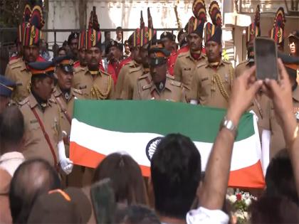 Manoj Kumar mortal remains taken for final rites with state honours | Manoj Kumar mortal remains taken for final rites with state honours Manoj Kumar mortal remains taken for final rites with state honours | Manoj Kumar mortal remains taken for final rites with state honours