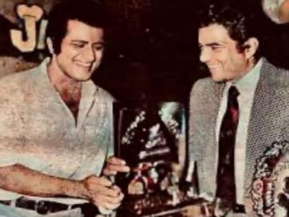 "Mere yaar tere saath bita har pal yaad ayega": Dharmendra gets emotional as he remembers Manoj Kumar | "Mere yaar tere saath bita har pal yaad ayega": Dharmendra gets emotional as he remembers Manoj Kumar "Mere yaar tere saath bita har pal yaad ayega": Dharmendra gets emotional as he remembers Manoj Kumar | "Mere yaar tere saath bita har pal yaad ayega": Dharmendra gets emotional as he remembers Manoj Kumar