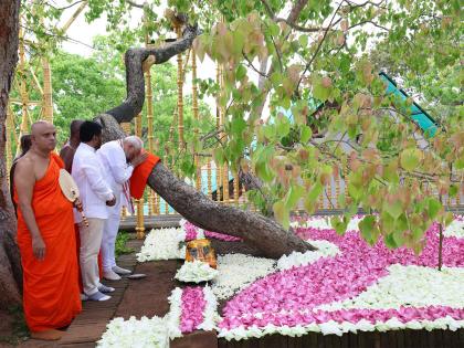 PM Modi, SL President offer prayers at Jaya Sri Maha Bodhi Temple in Anuradhapura | PM Modi, SL President offer prayers at Jaya Sri Maha Bodhi Temple in Anuradhapura