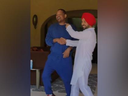 Will Smith joins Diljit Dosanjh for Bhangra dance | Will Smith joins Diljit Dosanjh for Bhangra dance Will Smith joins Diljit Dosanjh for Bhangra dance | Will Smith joins Diljit Dosanjh for Bhangra dance