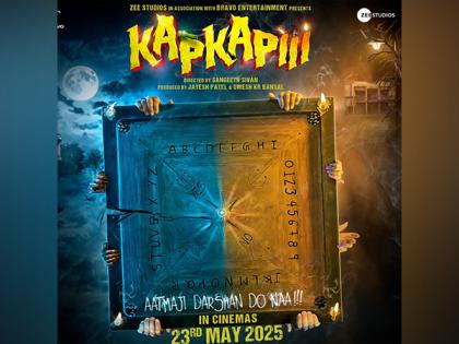 Tusshar Kapoor, Shreyas Talpade reunite for late director Sangeeth Sivan's 'Kapkapiii' Tusshar Kapoor, Shreyas Talpade reunite for late director Sangeeth Sivan's 'Kapkapiii'