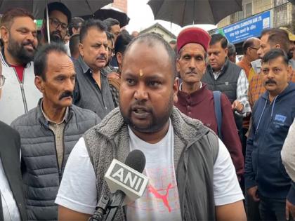 Dharamshala shopkeepers protest trade licence fee, demand withdrawal | Dharamshala shopkeepers protest trade licence fee, demand withdrawal Dharamshala shopkeepers protest trade licence fee, demand withdrawal | Dharamshala shopkeepers protest trade licence fee, demand withdrawal