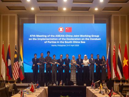 Philippines calls for adherence to South China Sea Arbitral Award at ASEAN-China negotiations | Philippines calls for adherence to South China Sea Arbitral Award at ASEAN-China negotiations Philippines calls for adherence to South China Sea Arbitral Award at ASEAN-China negotiations | Philippines calls for adherence to South China Sea Arbitral Award at ASEAN-China negotiations