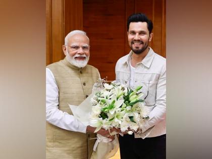 "His pat on back is great encouragement to keep doing good work": Randeep Hooda meets PM Modi | "His pat on back is great encouragement to keep doing good work": Randeep Hooda meets PM Modi "His pat on back is great encouragement to keep doing good work": Randeep Hooda meets PM Modi | "His pat on back is great encouragement to keep doing good work": Randeep Hooda meets PM Modi