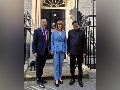Piyush Goyal meets UK leaders, calls it a "fruitful exchange" to boost economic ties | Piyush Goyal meets UK leaders, calls it a "fruitful exchange" to boost economic ties Piyush Goyal meets UK leaders, calls it a "fruitful exchange" to boost economic ties | Piyush Goyal meets UK leaders, calls it a "fruitful exchange" to boost economic ties