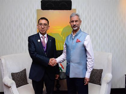 EAM Jaishankar meets Indonesian Culture Minister, thanks him for support on Pahalgam terror attack | EAM Jaishankar meets Indonesian Culture Minister, thanks him for support on Pahalgam terror attack EAM Jaishankar meets Indonesian Culture Minister, thanks him for support on Pahalgam terror attack | EAM Jaishankar meets Indonesian Culture Minister, thanks him for support on Pahalgam terror attack