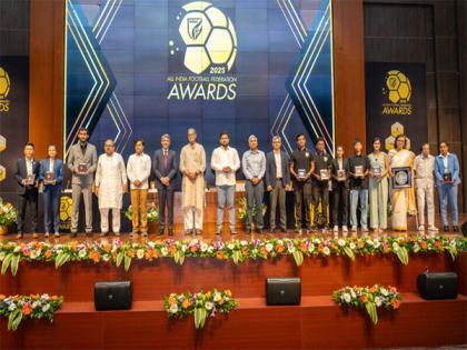 Subhasish Bose crowned AIFF Men's Plyer of the Year; Soumya Guguloth takes top honours in women's section | Subhasish Bose crowned AIFF Men's Plyer of the Year; Soumya Guguloth takes top honours in women's section Subhasish Bose crowned AIFF Men's Plyer of the Year; Soumya Guguloth takes top honours in women's section | Subhasish Bose crowned AIFF Men's Plyer of the Year; Soumya Guguloth takes top honours in women's section