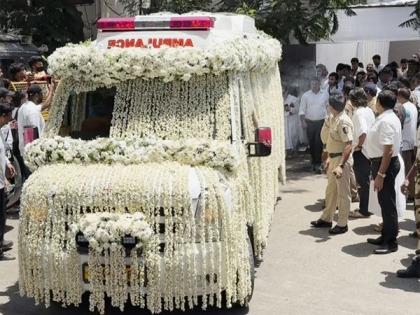 Nirmal Kapoor's mortal remains taken for final rites in ambulance decorated with garlands | Nirmal Kapoor's mortal remains taken for final rites in ambulance decorated with garlands Nirmal Kapoor's mortal remains taken for final rites in ambulance decorated with garlands | Nirmal Kapoor's mortal remains taken for final rites in ambulance decorated with garlands