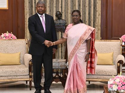 President Murmu recieves Angola's President for banquet in Rashtrapati Bhavan | President Murmu recieves Angola's President for banquet in Rashtrapati Bhavan President Murmu recieves Angola's President for banquet in Rashtrapati Bhavan | President Murmu recieves Angola's President for banquet in Rashtrapati Bhavan