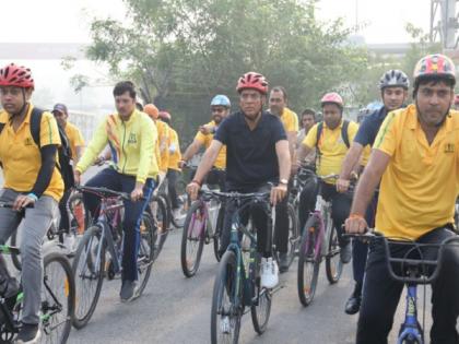 Fit India Sundays on Cycle: Sports Minister Mandaviya leads 750 participants with teachers at special event in Delhi | Fit India Sundays on Cycle: Sports Minister Mandaviya leads 750 participants with teachers at special event in Delhi Fit India Sundays on Cycle: Sports Minister Mandaviya leads 750 participants with teachers at special event in Delhi | Fit India Sundays on Cycle: Sports Minister Mandaviya leads 750 participants with teachers at special event in Delhi