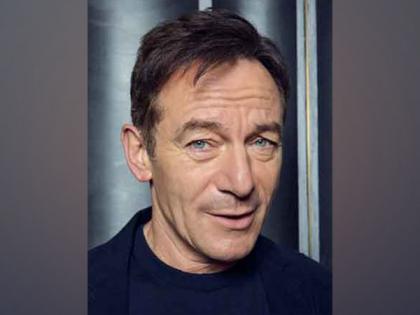 Jason Isaacs pokes fun at 'The White Lotus' cast feud rumours | Jason Isaacs pokes fun at 'The White Lotus' cast feud rumours Jason Isaacs pokes fun at 'The White Lotus' cast feud rumours | Jason Isaacs pokes fun at 'The White Lotus' cast feud rumours