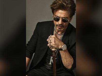 Shah Rukh Khan makes iconic Met Gala debut in all-black Sabyasachi suit, wears 'King' necklace | Shah Rukh Khan makes iconic Met Gala debut in all-black Sabyasachi suit, wears 'King' necklace Shah Rukh Khan makes iconic Met Gala debut in all-black Sabyasachi suit, wears 'King' necklace | Shah Rukh Khan makes iconic Met Gala debut in all-black Sabyasachi suit, wears 'King' necklace
