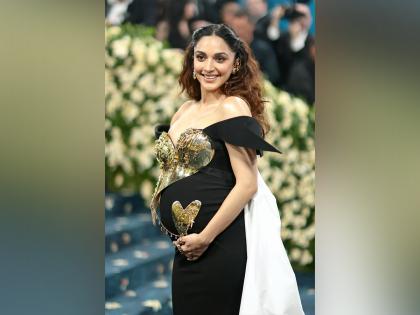 Mom-to-be Kiara Advani flaunts her baby bump at Met Gala debut, hubby Sidharth Malhotra is all hearts | Mom-to-be Kiara Advani flaunts her baby bump at Met Gala debut, hubby Sidharth Malhotra is all hearts Mom-to-be Kiara Advani flaunts her baby bump at Met Gala debut, hubby Sidharth Malhotra is all hearts | Mom-to-be Kiara Advani flaunts her baby bump at Met Gala debut, hubby Sidharth Malhotra is all hearts