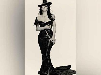 Met Gala: Kim Kardashian has awkward moment with security guard who trips on her gown | Met Gala: Kim Kardashian has awkward moment with security guard who trips on her gown Met Gala: Kim Kardashian has awkward moment with security guard who trips on her gown | Met Gala: Kim Kardashian has awkward moment with security guard who trips on her gown