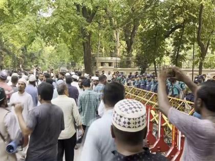 Protest held outside Bangladesh Chief Adviser's residence, demanding ban on Awami League | Protest held outside Bangladesh Chief Adviser's residence, demanding ban on Awami League Protest held outside Bangladesh Chief Adviser's residence, demanding ban on Awami League | Protest held outside Bangladesh Chief Adviser's residence, demanding ban on Awami League