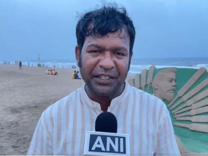 Padma Shri Awardee Sudarsan Pattnaik dedicates sand art to Virat Kohli | Padma Shri Awardee Sudarsan Pattnaik dedicates sand art to Virat Kohli