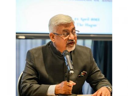 "India is competitive hub for smartphone manufacturing," says Commerce secy after US President's suggestion to Apple boss | "India is competitive hub for smartphone manufacturing," says Commerce secy after US President's suggestion to Apple boss "India is competitive hub for smartphone manufacturing," says Commerce secy after US President's suggestion to Apple boss | "India is competitive hub for smartphone manufacturing," says Commerce secy after US President's suggestion to Apple boss