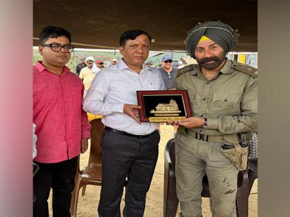 MDDA VP Tiwari meets with Sunny Deol on sets of 'Border 2' in Dehradun | MDDA VP Tiwari meets with Sunny Deol on sets of 'Border 2' in Dehradun MDDA VP Tiwari meets with Sunny Deol on sets of 'Border 2' in Dehradun | MDDA VP Tiwari meets with Sunny Deol on sets of 'Border 2' in Dehradun