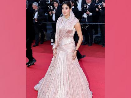 "Reminding us of Sridevi," say fans as they hail Janhvi Kapoor's Cannes debut look in Tarun Tahiliani outfit | "Reminding us of Sridevi," say fans as they hail Janhvi Kapoor's Cannes debut look in Tarun Tahiliani outfit "Reminding us of Sridevi," say fans as they hail Janhvi Kapoor's Cannes debut look in Tarun Tahiliani outfit | "Reminding us of Sridevi," say fans as they hail Janhvi Kapoor's Cannes debut look in Tarun Tahiliani outfit