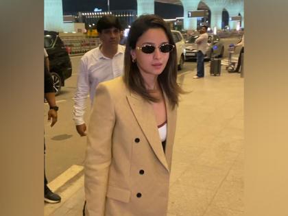 Alia Bhatt leaves for her Cannes debut, quashes rumours of absence from film festival | Alia Bhatt leaves for her Cannes debut, quashes rumours of absence from film festival Alia Bhatt leaves for her Cannes debut, quashes rumours of absence from film festival | Alia Bhatt leaves for her Cannes debut, quashes rumours of absence from film festival