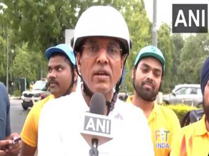 "Important to stay healthy for a prosperous nation": Mansukh Mandaviya during 'Fit India Sundays On Cycle' | "Important to stay healthy for a prosperous nation": Mansukh Mandaviya during 'Fit India Sundays On Cycle' "Important to stay healthy for a prosperous nation": Mansukh Mandaviya during 'Fit India Sundays On Cycle' | "Important to stay healthy for a prosperous nation": Mansukh Mandaviya during 'Fit India Sundays On Cycle'