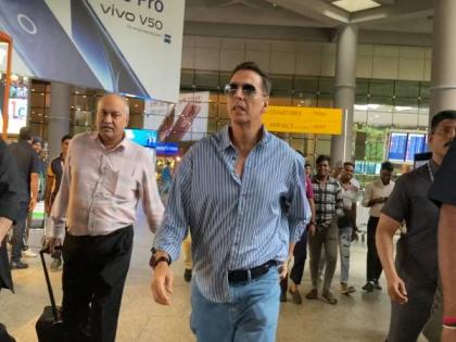 Airport Diaries: Akshay Kumar keeps it cool with a classic blue shirt and denim as he steps out in style | Airport Diaries: Akshay Kumar keeps it cool with a classic blue shirt and denim as he steps out in style Airport Diaries: Akshay Kumar keeps it cool with a classic blue shirt and denim as he steps out in style | Airport Diaries: Akshay Kumar keeps it cool with a classic blue shirt and denim as he steps out in style