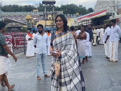 Actress Surekha Vani offers prayers at Sri Venkateswara Swami Temple in Tirumala | Actress Surekha Vani offers prayers at Sri Venkateswara Swami Temple in Tirumala