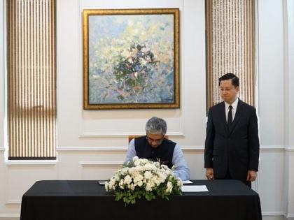Secretary (East) P Kumaran signs condolence book, pays tribute to former Vietnamese President Tran Duc Luong | Secretary (East) P Kumaran signs condolence book, pays tribute to former Vietnamese President Tran Duc Luong Secretary (East) P Kumaran signs condolence book, pays tribute to former Vietnamese President Tran Duc Luong | Secretary (East) P Kumaran signs condolence book, pays tribute to former Vietnamese President Tran Duc Luong