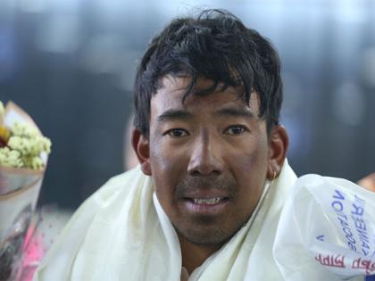 Nepali climber Tashi Gyalzen Sherpa, who summited Everest 4 times in 15 days, receives heroic welcome | Nepali climber Tashi Gyalzen Sherpa, who summited Everest 4 times in 15 days, receives heroic welcome Nepali climber Tashi Gyalzen Sherpa, who summited Everest 4 times in 15 days, receives heroic welcome | Nepali climber Tashi Gyalzen Sherpa, who summited Everest 4 times in 15 days, receives heroic welcome