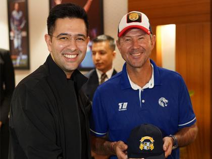 AAP MP Raghav Chadha meets Punjab Kings squad ahead of their fixture against RCB | AAP MP Raghav Chadha meets Punjab Kings squad ahead of their fixture against RCB