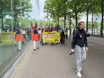 BNM stages protest outside Pakistan Embassy in The Hague, marks May 28 as 'Black Day' | BNM stages protest outside Pakistan Embassy in The Hague, marks May 28 as 'Black Day' BNM stages protest outside Pakistan Embassy in The Hague, marks May 28 as 'Black Day' | BNM stages protest outside Pakistan Embassy in The Hague, marks May 28 as 'Black Day'