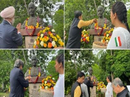 All Party-delegation led by Shashi Tharoor pays floral tributes to Mahatma Gandhi bust at University of Panama | All Party-delegation led by Shashi Tharoor pays floral tributes to Mahatma Gandhi bust at University of Panama All Party-delegation led by Shashi Tharoor pays floral tributes to Mahatma Gandhi bust at University of Panama | All Party-delegation led by Shashi Tharoor pays floral tributes to Mahatma Gandhi bust at University of Panama