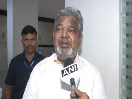 "Feel happy, delighted," says film producer Gudur Narayana Reddy as Telangana government announced three Gaddar Awards for 'Razakar' | "Feel happy, delighted," says film producer Gudur Narayana Reddy as Telangana government announced three Gaddar Awards for 'Razakar' "Feel happy, delighted," says film producer Gudur Narayana Reddy as Telangana government announced three Gaddar Awards for 'Razakar' | "Feel happy, delighted," says film producer Gudur Narayana Reddy as Telangana government announced three Gaddar Awards for 'Razakar'