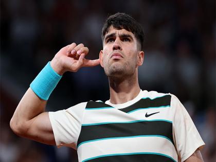Alcaraz survives Dzumhur scare to reach Roland Garros fourth round | Alcaraz survives Dzumhur scare to reach Roland Garros fourth round Alcaraz survives Dzumhur scare to reach Roland Garros fourth round | Alcaraz survives Dzumhur scare to reach Roland Garros fourth round