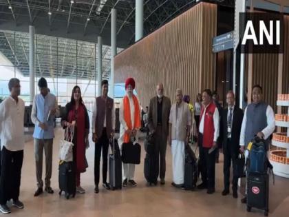 Shrikant Shinde-led delegation departs from Sierra Leone for Liberia | Shrikant Shinde-led delegation departs from Sierra Leone for Liberia Shrikant Shinde-led delegation departs from Sierra Leone for Liberia | Shrikant Shinde-led delegation departs from Sierra Leone for Liberia