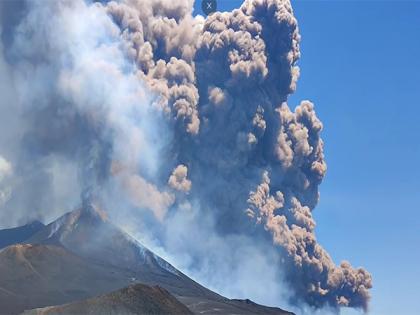 Italy: Mount Etna volcano erupts in Sicily with massive ash cloud | Italy: Mount Etna volcano erupts in Sicily with massive ash cloud Italy: Mount Etna volcano erupts in Sicily with massive ash cloud | Italy: Mount Etna volcano erupts in Sicily with massive ash cloud