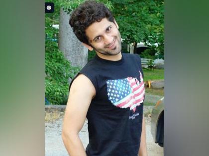 Funeral of TV actor Vibhu Raghave held in Mumbai, actors Mohitt Maalik, Anajali Anand pay their last respect | Funeral of TV actor Vibhu Raghave held in Mumbai, actors Mohitt Maalik, Anajali Anand pay their last respect Funeral of TV actor Vibhu Raghave held in Mumbai, actors Mohitt Maalik, Anajali Anand pay their last respect | Funeral of TV actor Vibhu Raghave held in Mumbai, actors Mohitt Maalik, Anajali Anand pay their last respect