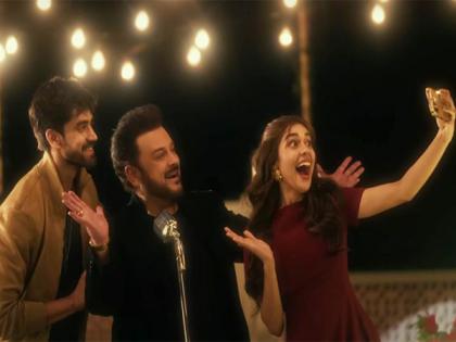 Adnan Sami, Asha Bhosle's song 'Aao Na' released, features Avinash Mishra, Eisha Singh | Adnan Sami, Asha Bhosle's song 'Aao Na' released, features Avinash Mishra, Eisha Singh Adnan Sami, Asha Bhosle's song 'Aao Na' released, features Avinash Mishra, Eisha Singh | Adnan Sami, Asha Bhosle's song 'Aao Na' released, features Avinash Mishra, Eisha Singh